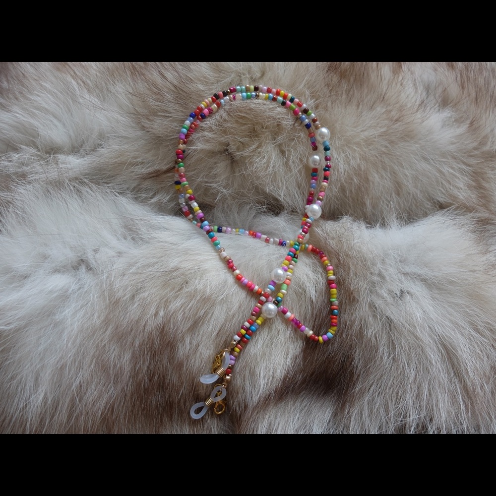 2 in 1 beads/faux pearl mask and glasses chain